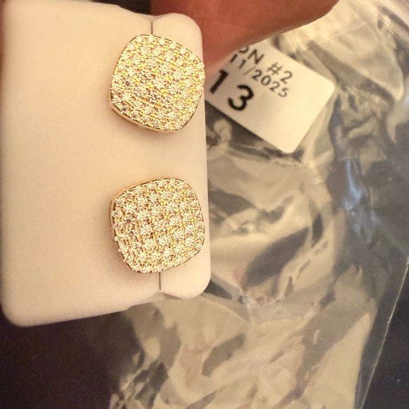 925 Silver Iced Hip Hop MOISSANITE Square Screwback Earrings VVS 1.25 Ctw - Picture 1 of 6